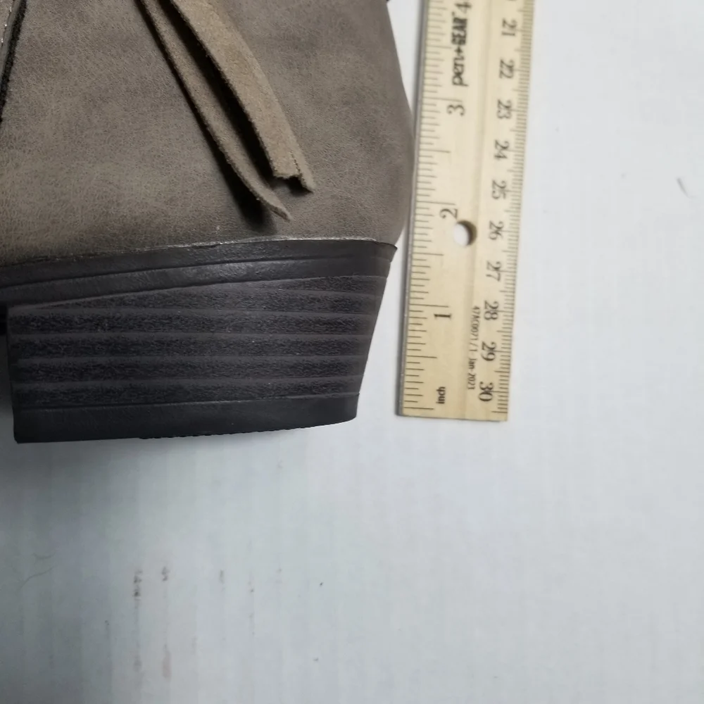WONDER NATION GIRL'S HEELED TAUPE BOOTS SIZE 4